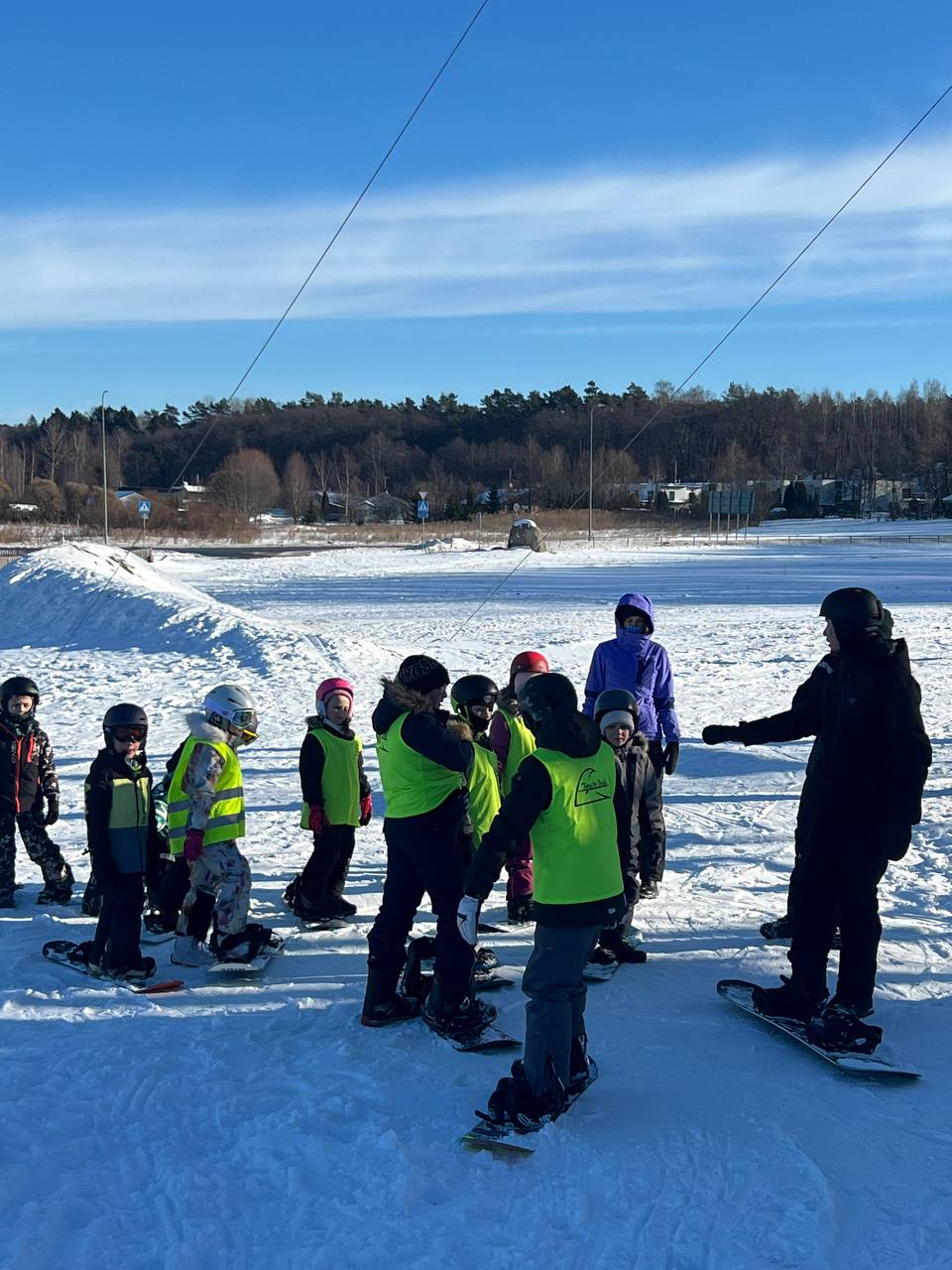 Lapsed lumelauatunnis lumel Happy Classesi talvelaagris